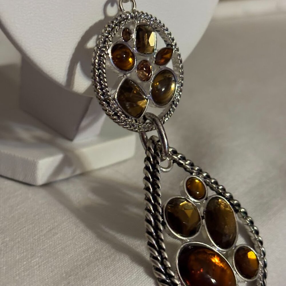 Beautiful Multi Color Necklace (30") in Silver Tone with pouch - Picture 3 of 16
